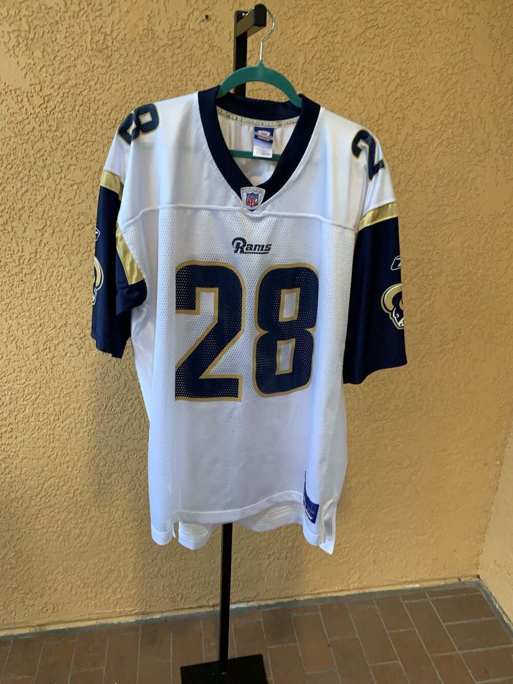 Reebok St. Louis Rams Marshall Faulk #28 NFL Jersey White Size XL
